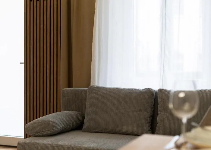 Stilvolles 2-zimmer Nahe U-bahn Und Stadtpark - Mit Parken *